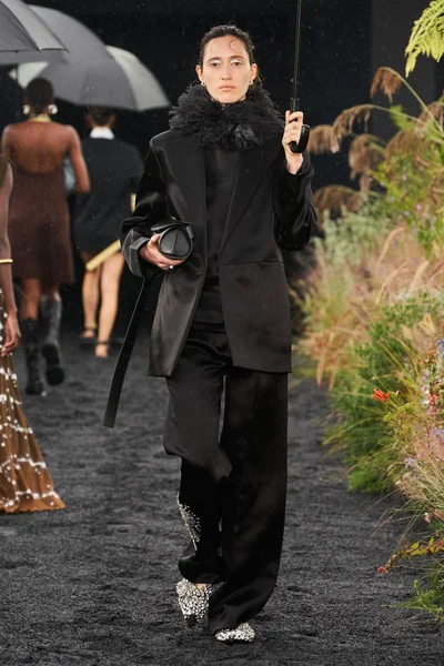 Look 27